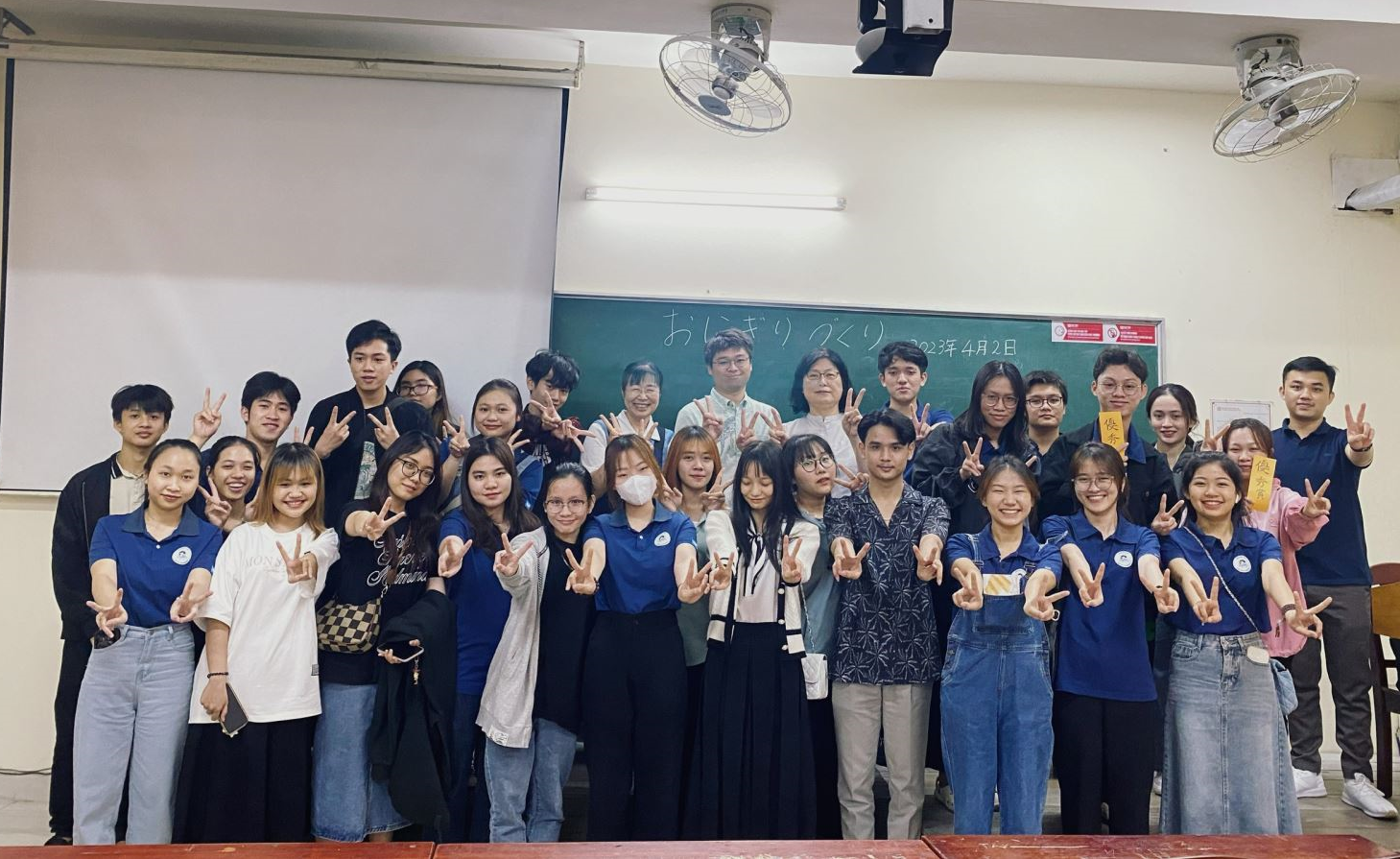 CLB Tiếng Nhật Đại học Duy Tân tổ chức buổi trải nghiệm văn hoá Onigini Nhật Bản